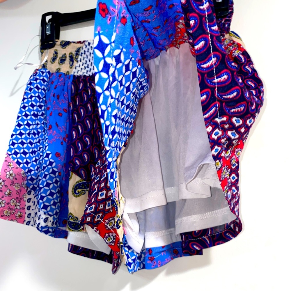Signature 8 Shorts - Picture 3 of 3